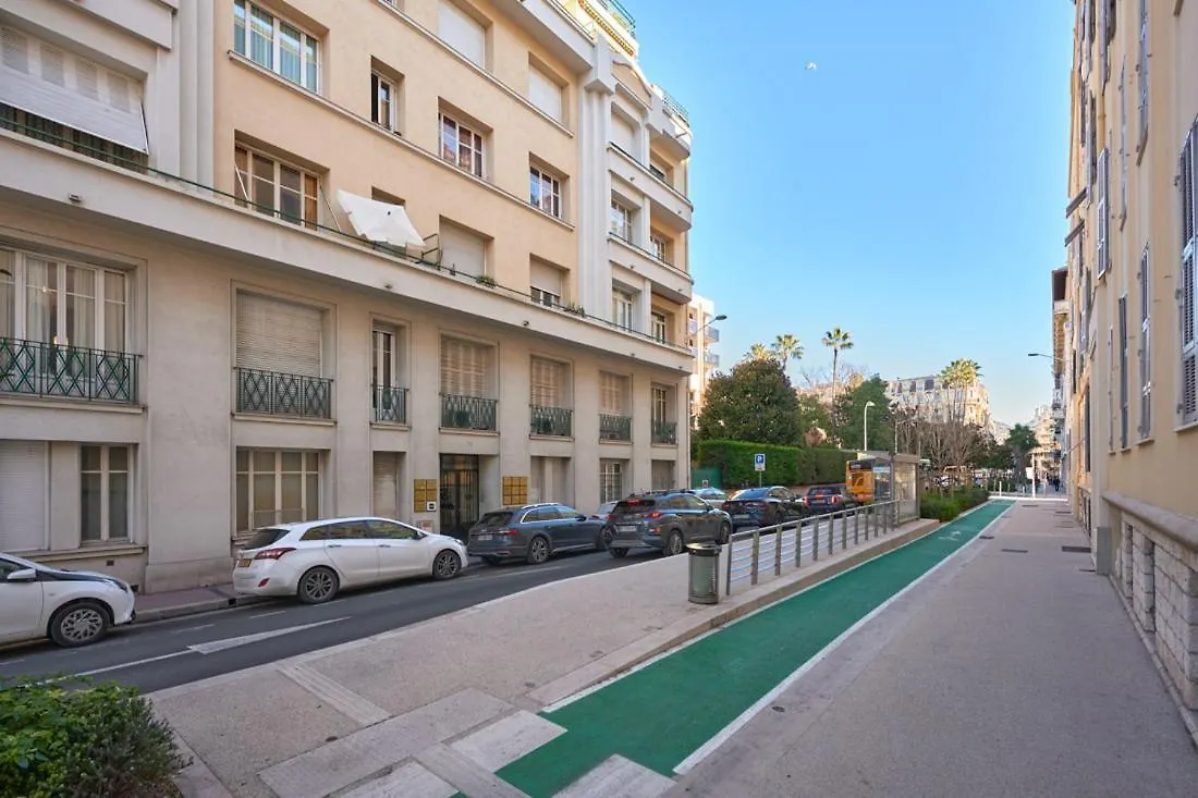 Sunlight Properties - Daffia - Beautifully Renovated Studio, City Pad In Central Nice 0*,  France