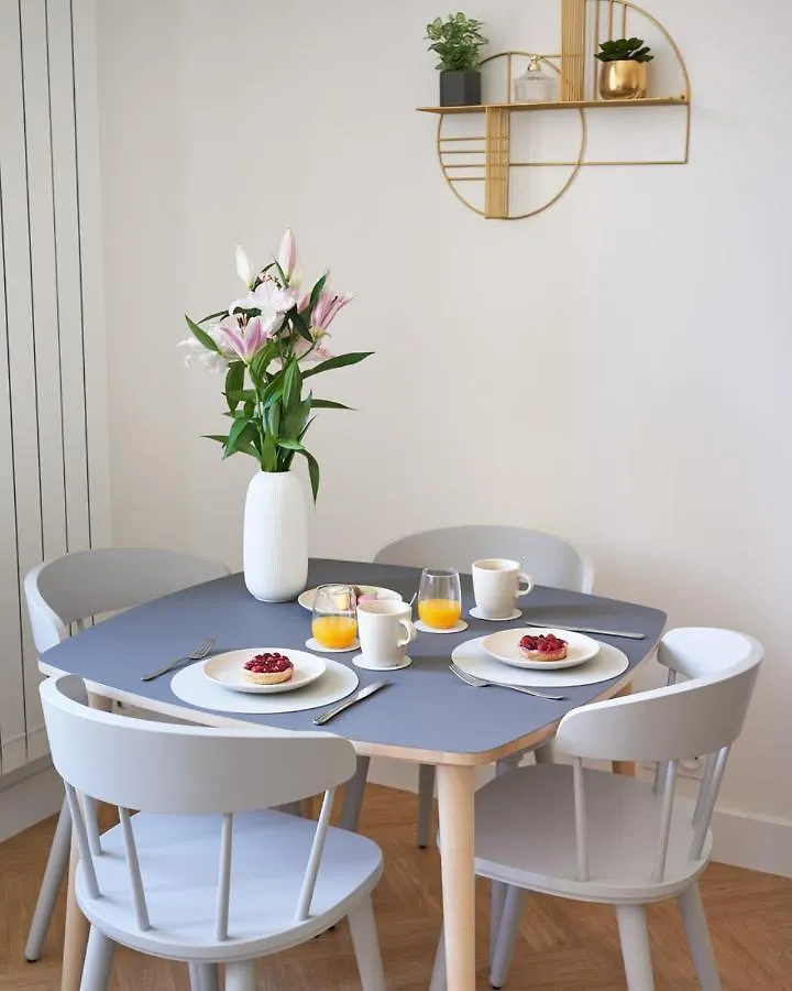 Apartment Sunlight Properties - Daffia - Beautifully Renovated Studio, City Pad In Central Nice France